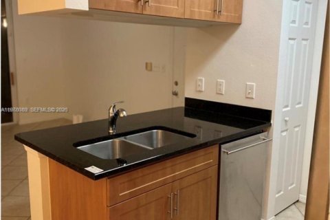 Condo in West Palm Beach, Florida, 1 bedroom  № 2042021 - photo 10