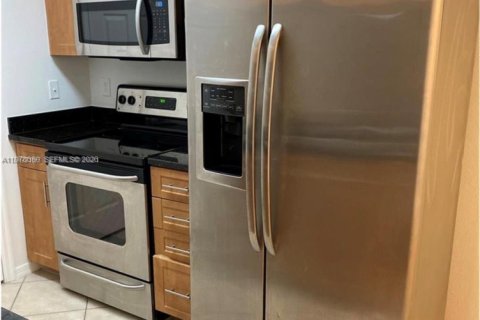 Condo in West Palm Beach, Florida, 1 bedroom  № 2042021 - photo 12