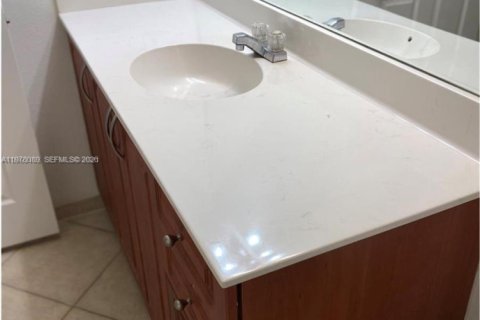 Condo in West Palm Beach, Florida, 1 bedroom  № 2042021 - photo 25