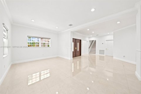 House in Sunny Isles Beach, Florida 5 bedrooms, 309.36 sq.m. № 2186188 - photo 7