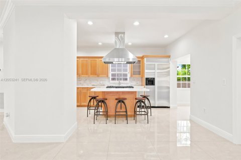 House in Sunny Isles Beach, Florida 5 bedrooms, 309.36 sq.m. № 2186188 - photo 15