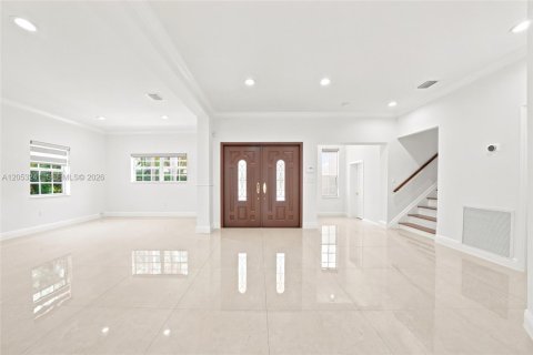 House in Sunny Isles Beach, Florida 5 bedrooms, 309.36 sq.m. № 2186188 - photo 6