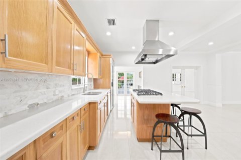 House in Sunny Isles Beach, Florida 5 bedrooms, 309.36 sq.m. № 2186188 - photo 21