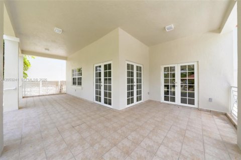 House in Sunny Isles Beach, Florida 5 bedrooms, 309.36 sq.m. № 2186188 - photo 27
