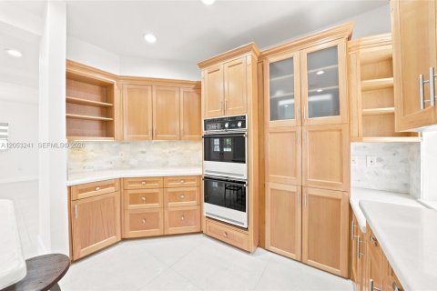 House in Sunny Isles Beach, Florida 5 bedrooms, 309.36 sq.m. № 2186188 - photo 20