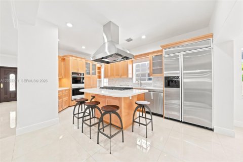 House in Sunny Isles Beach, Florida 5 bedrooms, 309.36 sq.m. № 2186188 - photo 17