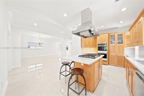 House in Sunny Isles Beach, Florida 5 bedrooms, 309.36 sq.m. № 2186188 - photo 19