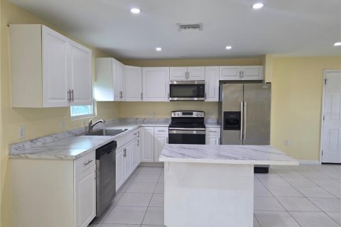 Villa ou maison à louer à Okeechobee, Floride: 3 chambres, 96.06 m2 № 2258512 - photo 6