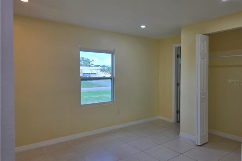 Villa ou maison à louer à Okeechobee, Floride: 3 chambres, 96.06 m2 № 2258512 - photo 16