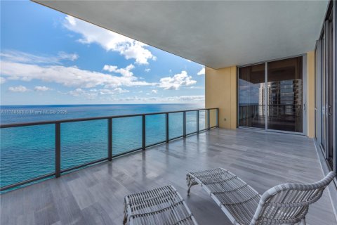 Copropriété à louer à Sunny Isles Beach, Floride: 3 chambres, 428.19 m2 № 1985324 - photo 11