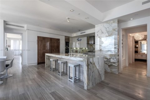 Copropriété à louer à Sunny Isles Beach, Floride: 3 chambres, 428.19 m2 № 1985324 - photo 16