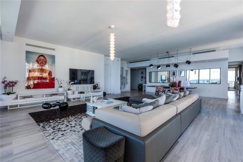 Copropriété à louer à Sunny Isles Beach, Floride: 3 chambres, 428.19 m2 № 1985324 - photo 5