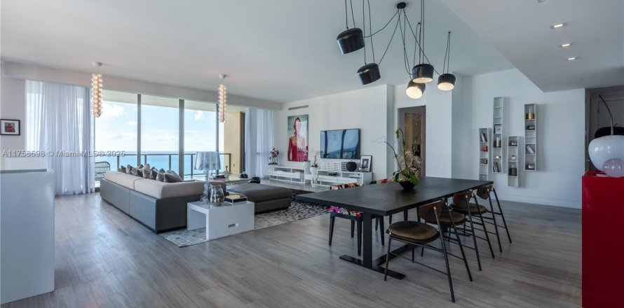 Condo à Sunny Isles Beach, Floride, 3 chambres № 1985324