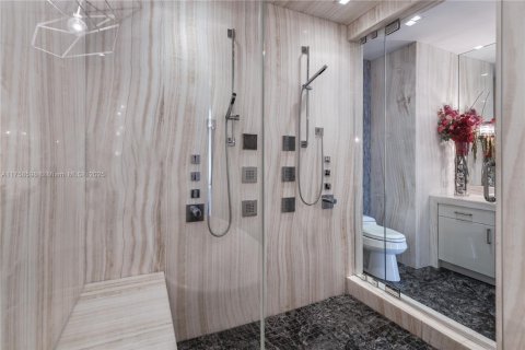 Copropriété à louer à Sunny Isles Beach, Floride: 3 chambres, 428.19 m2 № 1985324 - photo 12