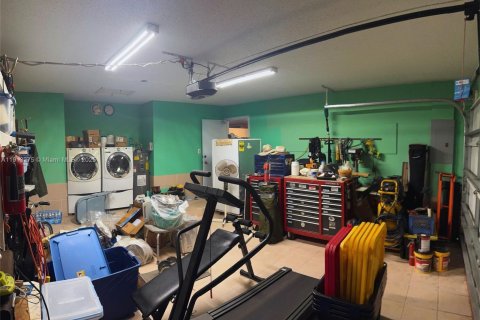 Casa en venta en Hialeah, Florida, 3 dormitorios, 147.34 m2 № 1968604 - foto 17