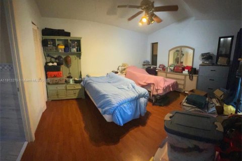 Casa en venta en Hialeah, Florida, 3 dormitorios, 147.34 m2 № 1968604 - foto 15