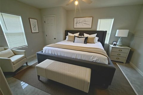 Commercial property in Hallandale Beach, Florida 134.52 sq.m. № 2056220 - photo 5