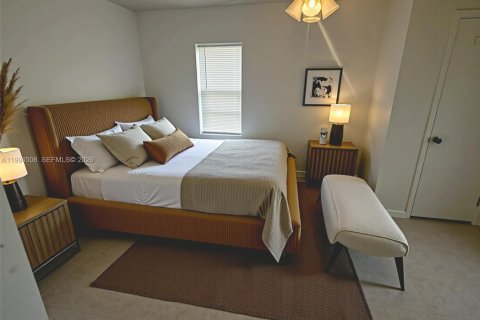 Commercial property in Hallandale Beach, Florida 134.52 sq.m. № 2056220 - photo 10