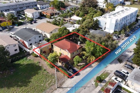 Terreno en Miami, Florida № 1980290