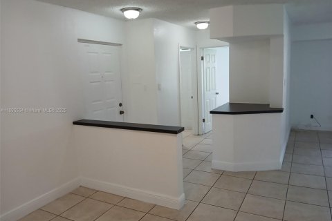 Снять в аренду кондоминиум в Майами, Флорида 2 спальни, 99.87м2, № 1948172 - фото 6