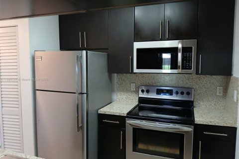 Снять в аренду кондоминиум в Майами, Флорида 2 спальни, 99.87м2, № 1948172 - фото 14