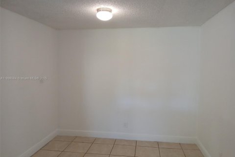 Снять в аренду кондоминиум в Майами, Флорида 2 спальни, 99.87м2, № 1948172 - фото 13