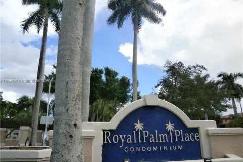 Снять в аренду кондоминиум в Майами, Флорида 2 спальни, 99.87м2, № 1948172 - фото 1