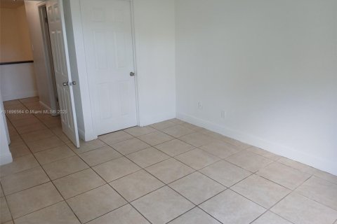 Снять в аренду кондоминиум в Майами, Флорида 2 спальни, 99.87м2, № 1948172 - фото 19