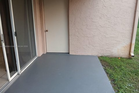 Снять в аренду кондоминиум в Майами, Флорида 2 спальни, 99.87м2, № 1948172 - фото 10