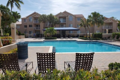 Снять в аренду кондоминиум в Майами, Флорида 2 спальни, 99.87м2, № 1948172 - фото 2