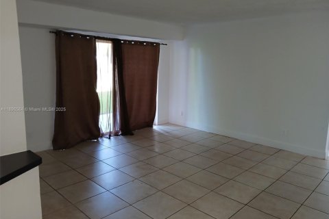 Снять в аренду кондоминиум в Майами, Флорида 2 спальни, 99.87м2, № 1948172 - фото 8