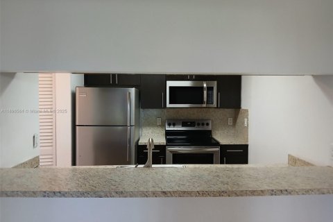 Снять в аренду кондоминиум в Майами, Флорида 2 спальни, 99.87м2, № 1948172 - фото 16