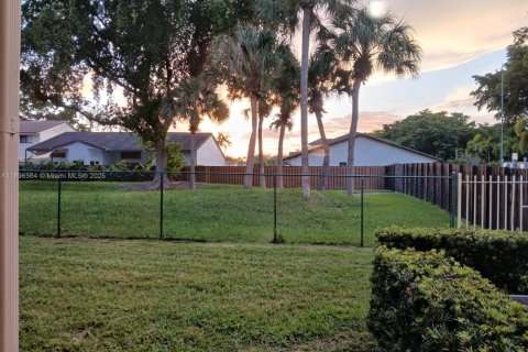 Снять в аренду кондоминиум в Майами, Флорида 2 спальни, 99.87м2, № 1948172 - фото 12