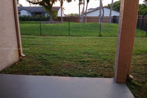 Снять в аренду кондоминиум в Майами, Флорида 2 спальни, 99.87м2, № 1948172 - фото 11