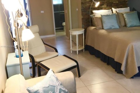 Condo in Miami Beach, Florida № 1958388 - photo 4