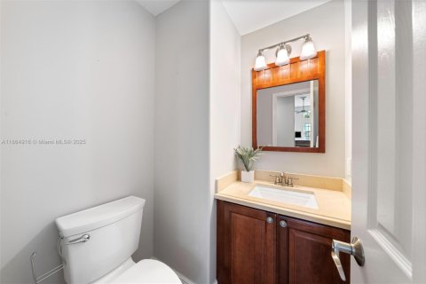Casa en venta en Weston, Florida, 5 dormitorios, 281.22 m2 № 1893391 - foto 23