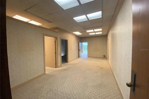 Propiedad comercial en alquiler en Gainesville, Florida, 836.12 m2 № 1111304 - foto 8
