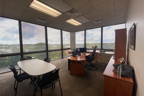 Propiedad comercial en alquiler en Gainesville, Florida, 836.12 m2 № 1111304 - foto 12