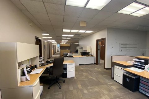 Propiedad comercial en alquiler en Gainesville, Florida, 836.12 m2 № 1111304 - foto 15