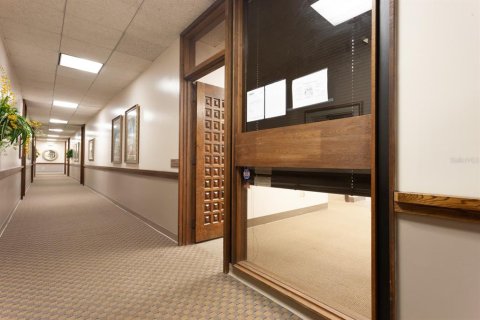Propiedad comercial en alquiler en Gainesville, Florida, 836.12 m2 № 1111304 - foto 16