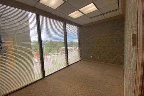 Propiedad comercial en alquiler en Gainesville, Florida, 836.12 m2 № 1111304 - foto 9
