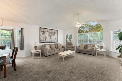 Купить кондоминиум в Киссимми, Флорида 4 комнаты, 120.87м2, № 2100335 - фото 12