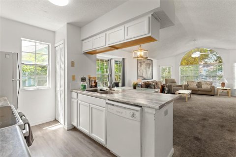 Купить кондоминиум в Киссимми, Флорида 4 комнаты, 120.87м2, № 2100335 - фото 8