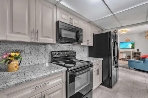 Купить кондоминиум в Майами, Флорида 3 спальни, 170.94м2, № 1980124 - фото 19