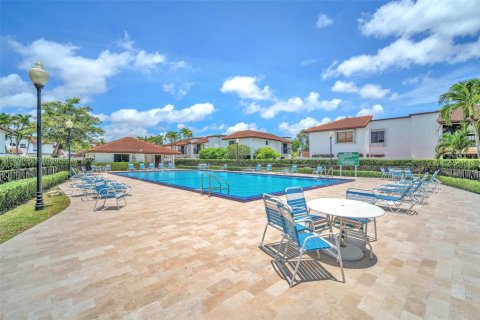 Купить кондоминиум в Майами, Флорида 3 спальни, 170.94м2, № 1980124 - фото 28