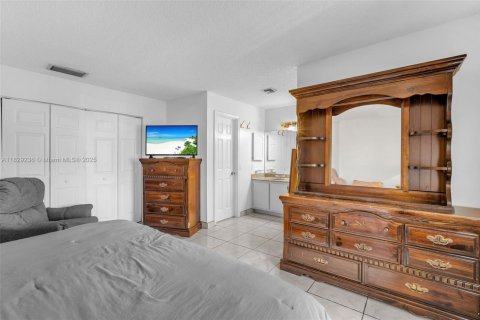 Купить кондоминиум в Майами, Флорида 3 спальни, 170.94м2, № 1980124 - фото 23