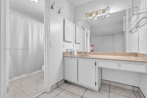 Купить кондоминиум в Майами, Флорида 3 спальни, 170.94м2, № 1980124 - фото 24