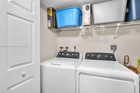 Купить кондоминиум в Майами, Флорида 3 спальни, 170.94м2, № 1980124 - фото 20