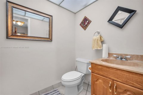 Купить кондоминиум в Майами, Флорида 3 спальни, 170.94м2, № 1980124 - фото 21