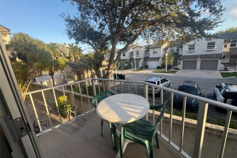 Condo in Pompano Beach, Florida, 1 bedroom  № 2087370 - photo 13
